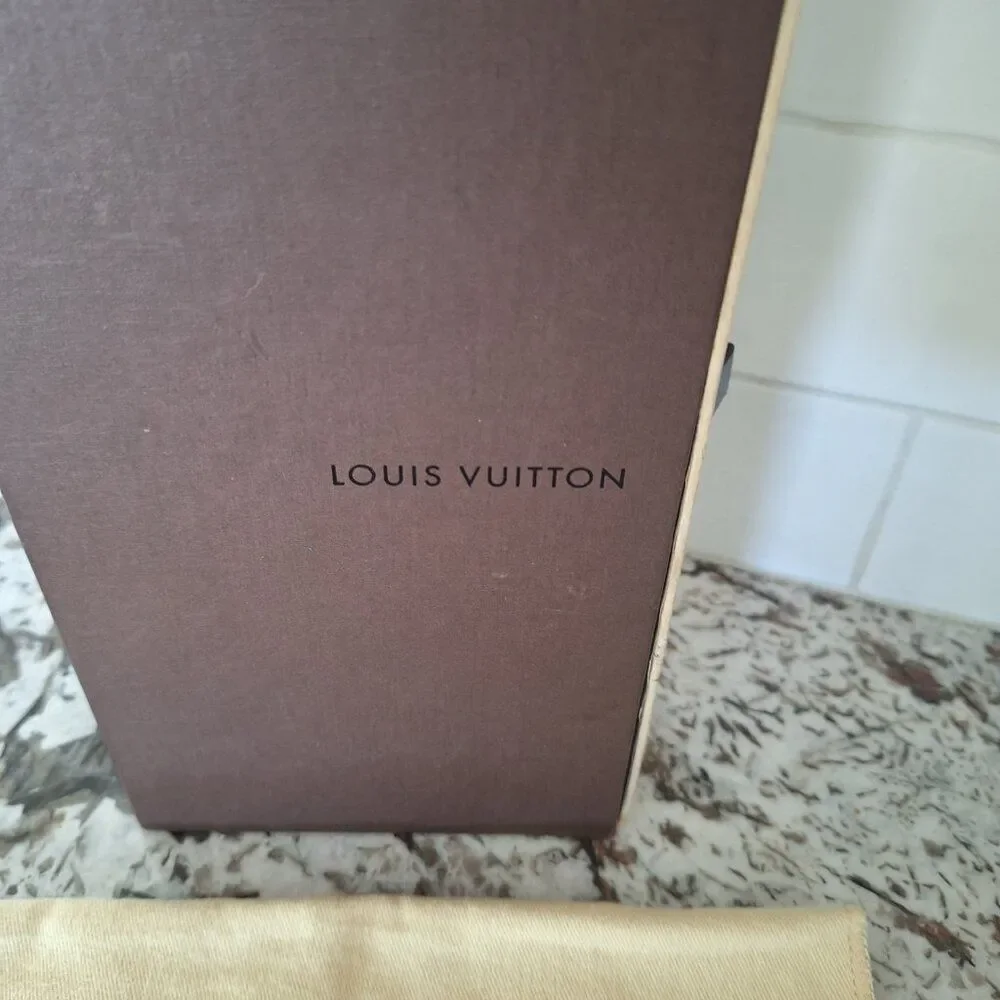 lot‎ 2 Louis Vuitton box and dust bag